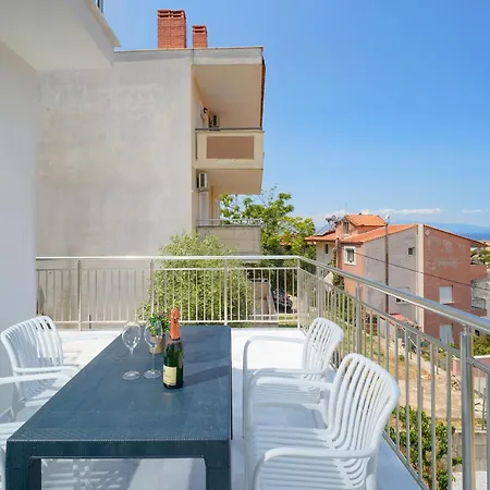 Jolyk Apartamento Skála Marión